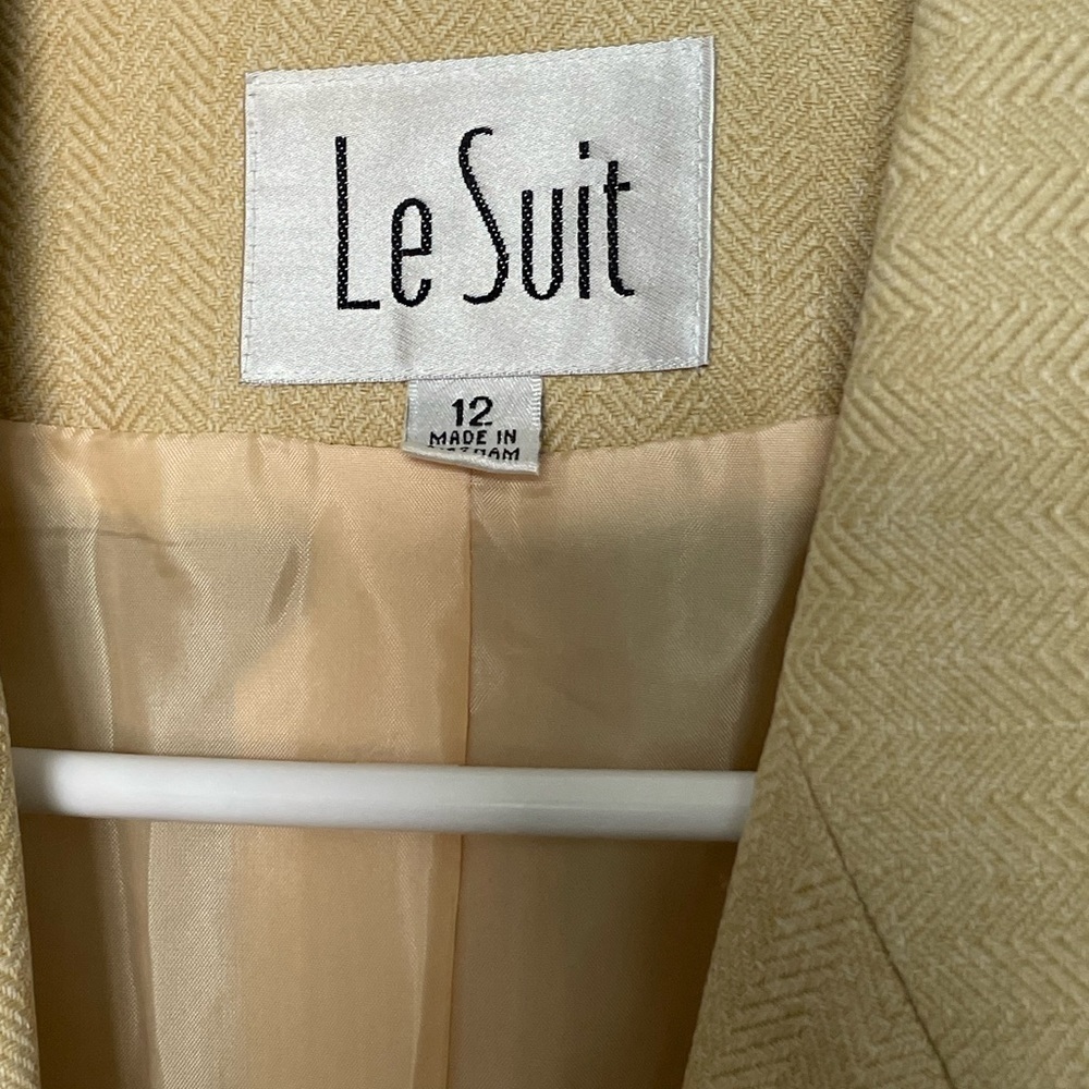 Le Suit/ Collar One-Button  Blazer. Padded Shoulders.​​​​​​​​​ - Picture 4 of 4